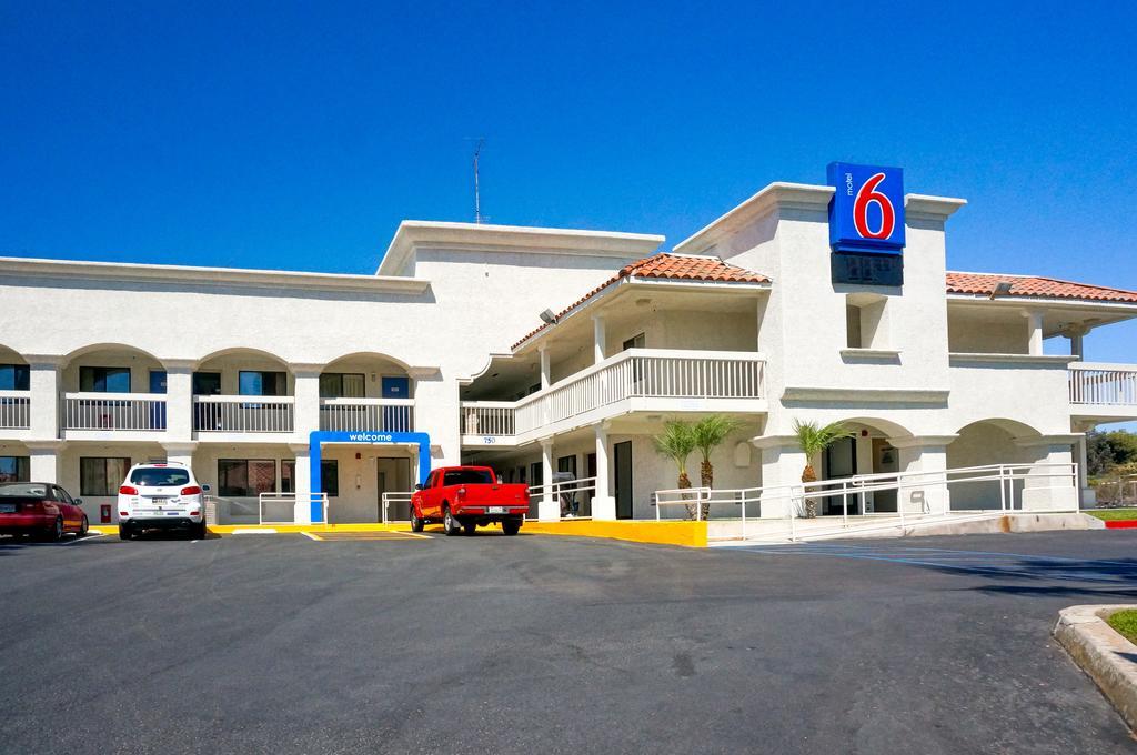 Motel 6-Carlsbad, CA Beach Exterior foto