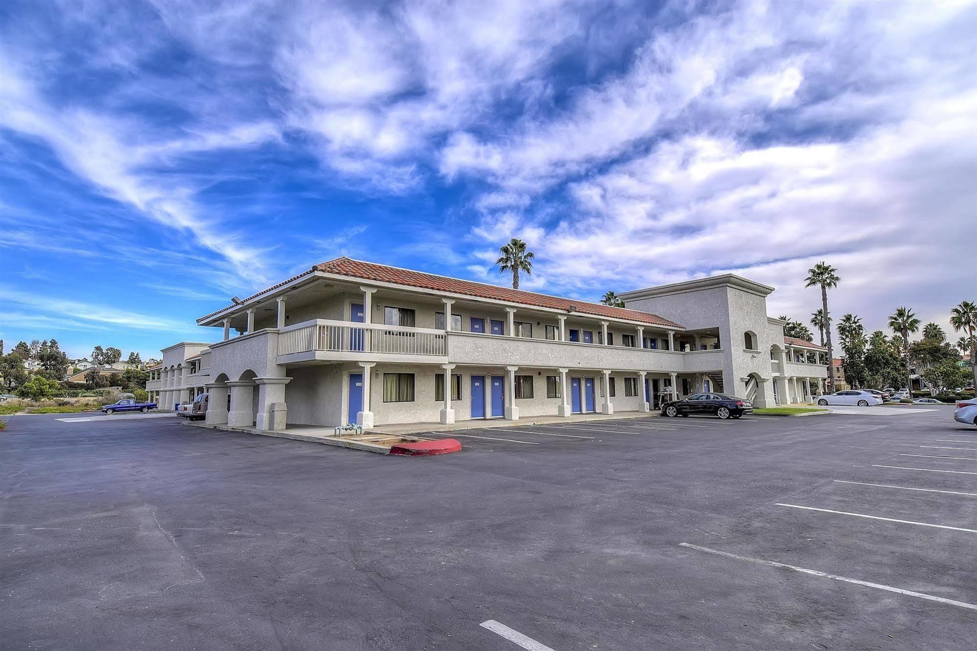 Motel 6-Carlsbad, CA Beach Exterior foto